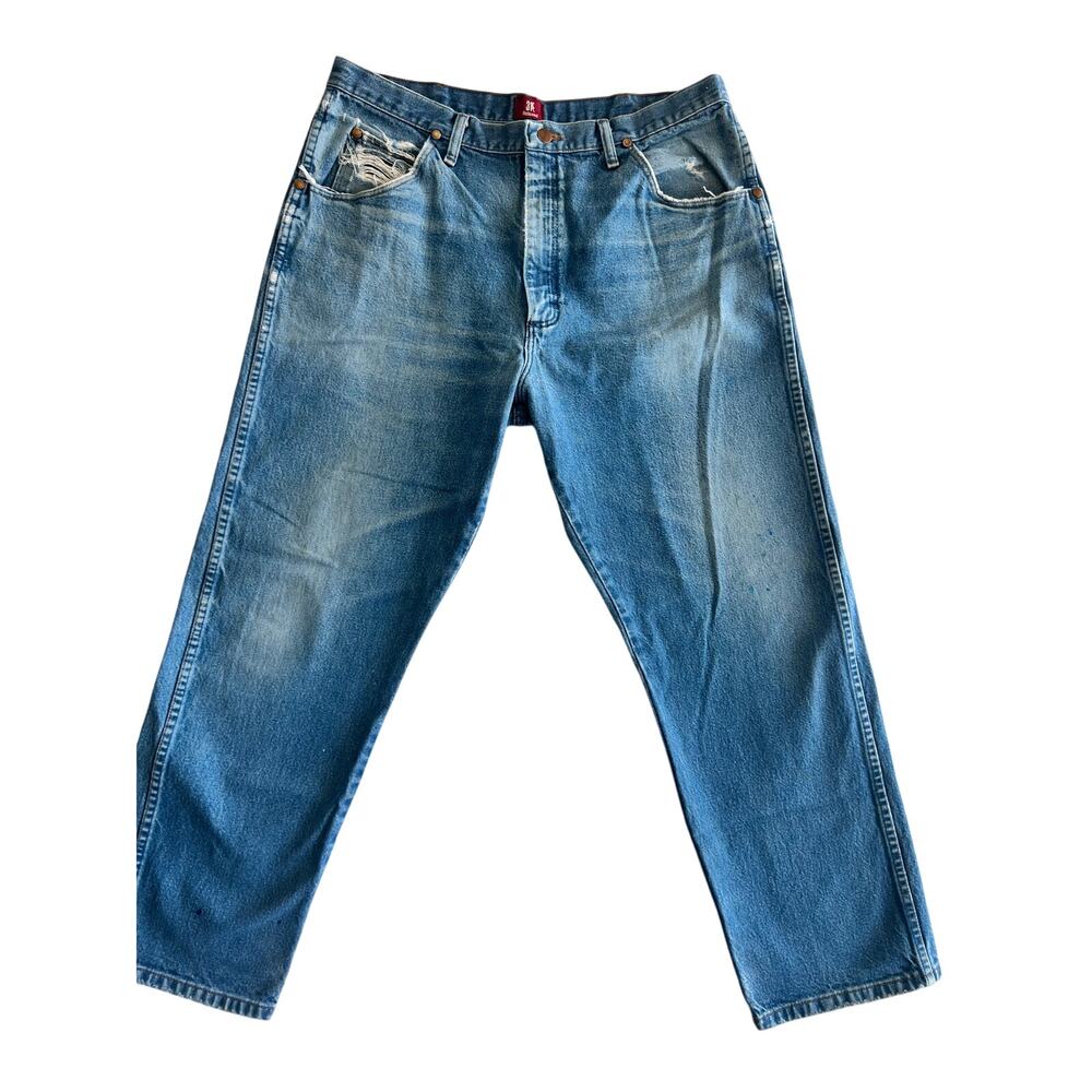 Men’s Wrangler Relaxed Fit Medium Wash 38X30